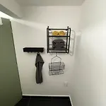 Varady's With Private Parking Διαμέρισμα