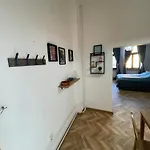 Varady's With Private Parking Διαμέρισμα