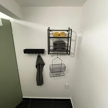 Varady's With Private Parking Appartement