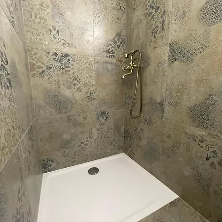 Varady's With Private Parking Appartement Košice