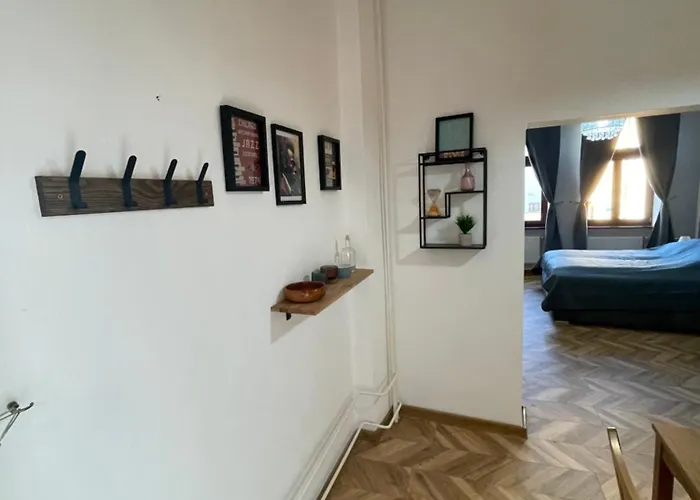 Varady's With Private Parking Apartman