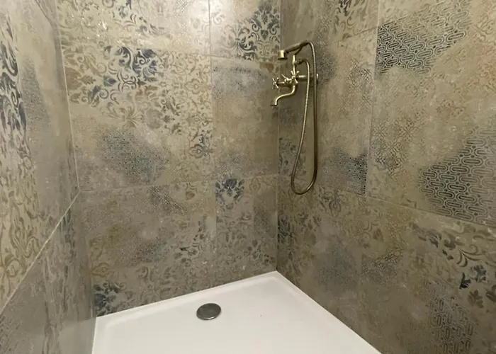 Varady's With Private Parking Apartament Koszyce