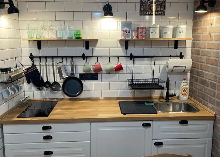 Varady's With Private Parking *