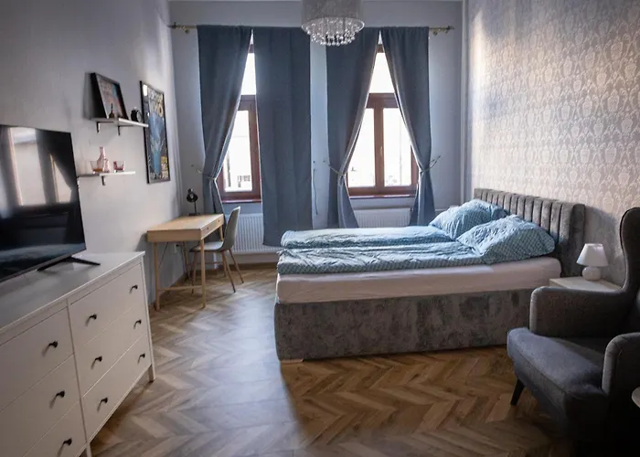 Varady's With Private Parking Apartament